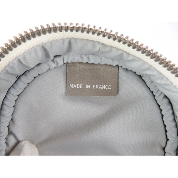 CHANEL White Quilted Bottle Carrier with Black Strap - Picture 11 of 13